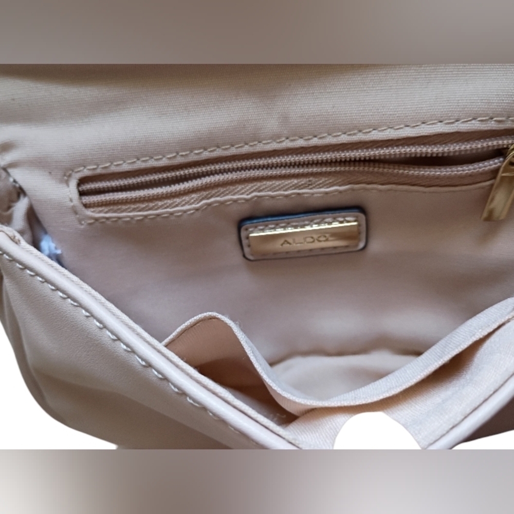 SOLD Aldo Quilted Baige Belt Bag With A Turn Lock Closer - Picture 10 of 11